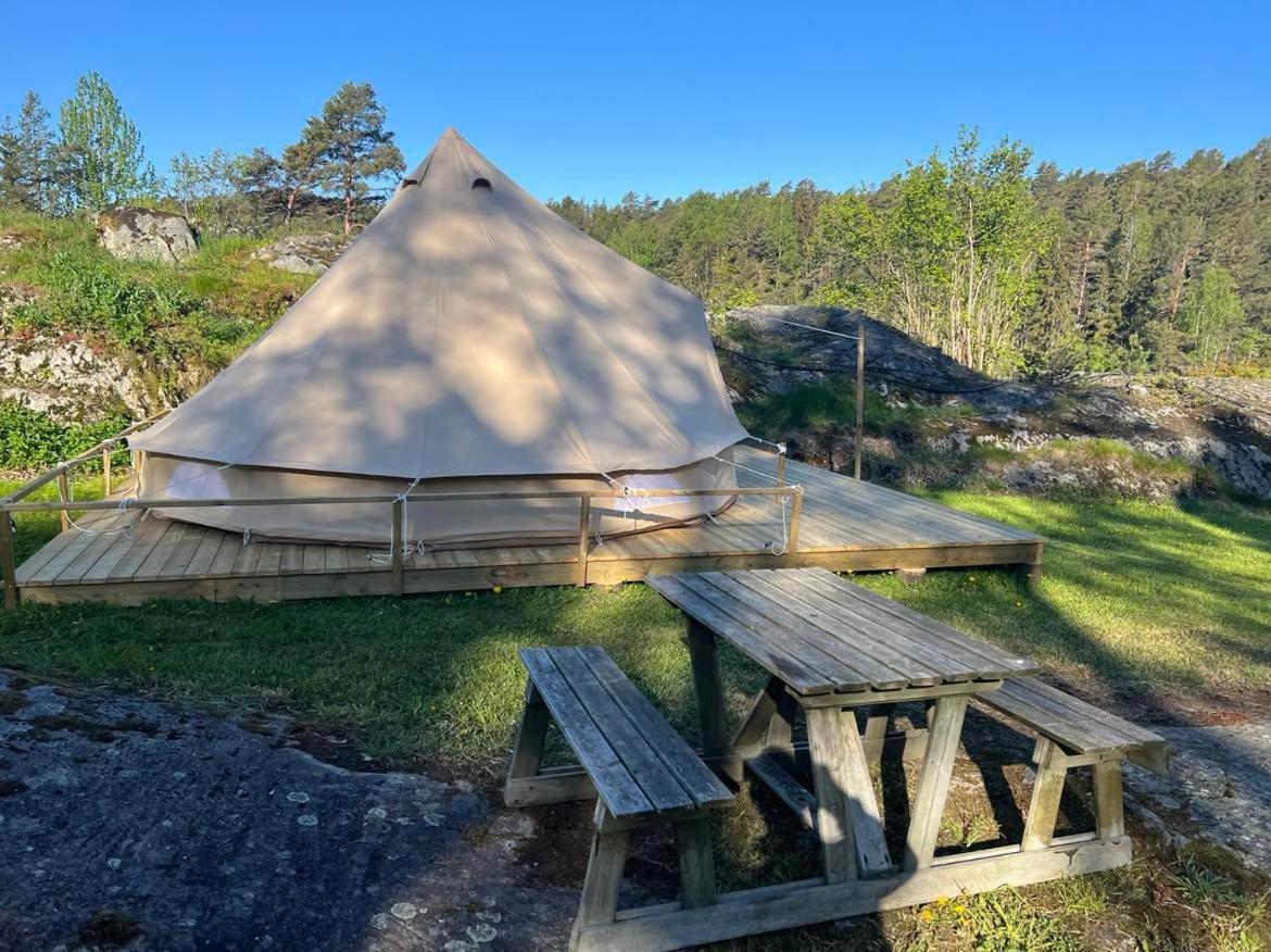 Hommen Gard Glamping Hotel Risør Kültér fotó