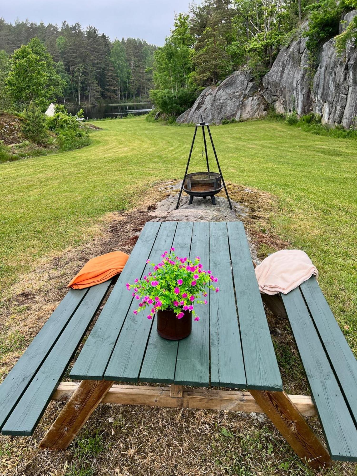 Hommen Gard Glamping Hotel Risør Kültér fotó